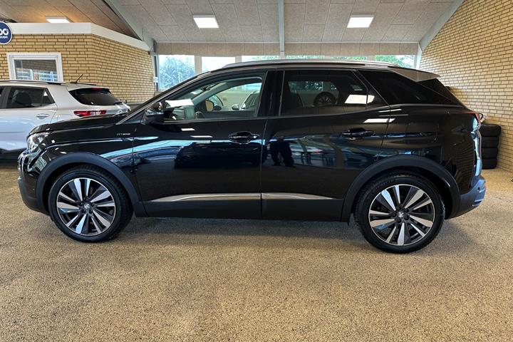 Sort Peugeot 3008 fra 2020
