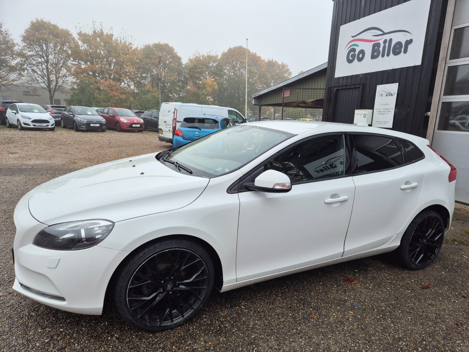 Grøn Volvo V40 fra 2017