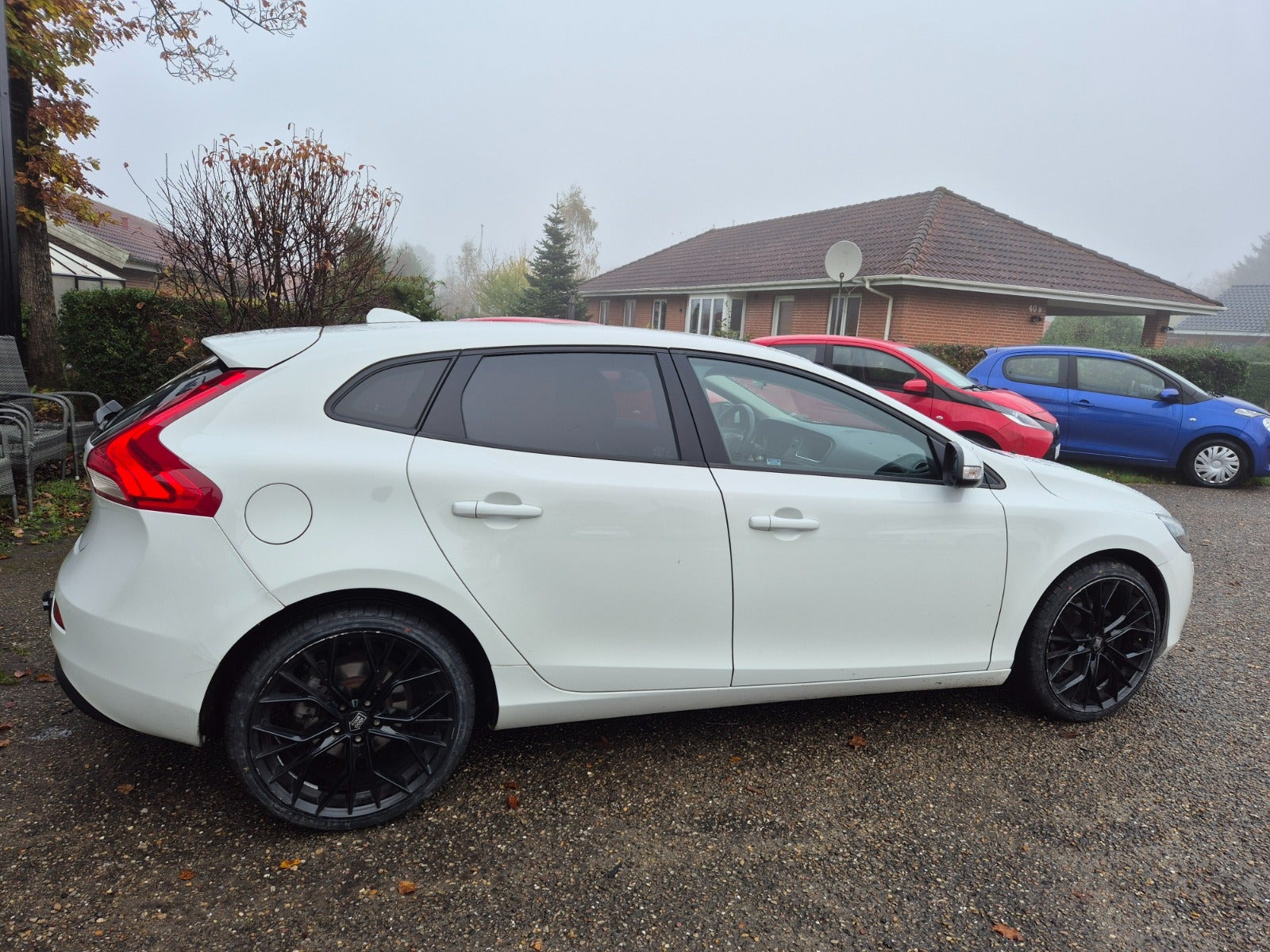 Grøn Volvo V40 fra 2017