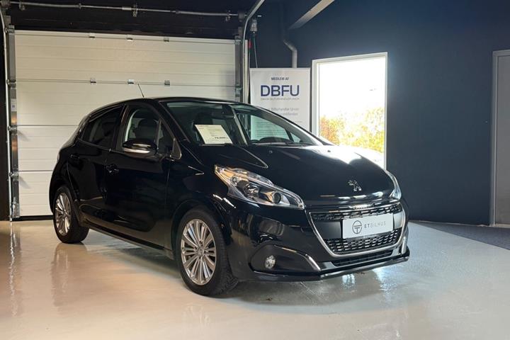 Sort Peugeot 208 fra 2019