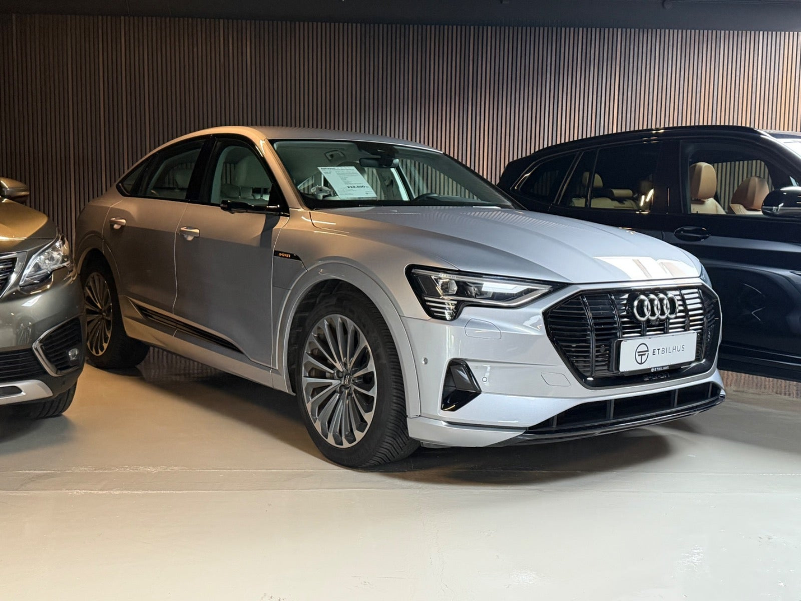 Sølv Audi e-tron fra 2020