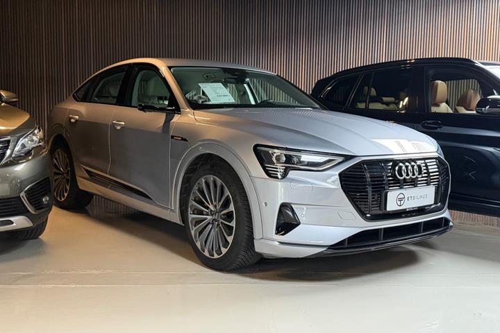 Sølv Audi e-tron fra 2020