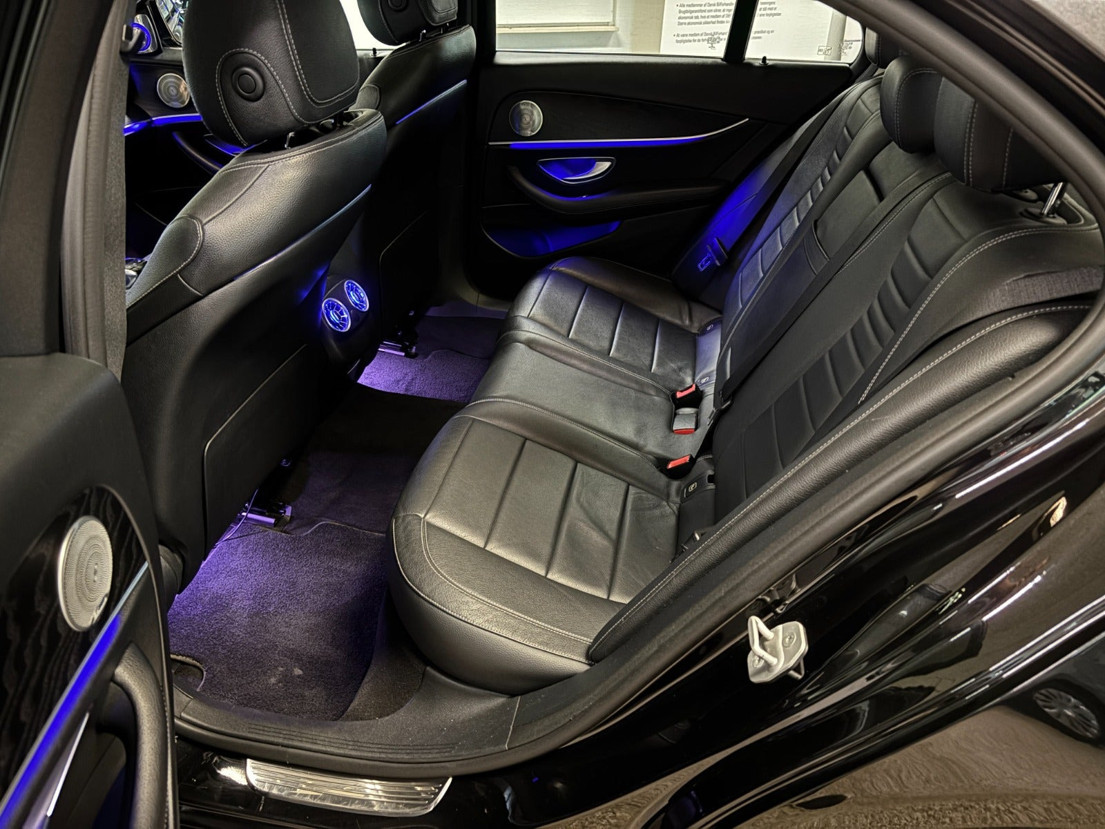 Sort Mercedes E220 d fra 2016