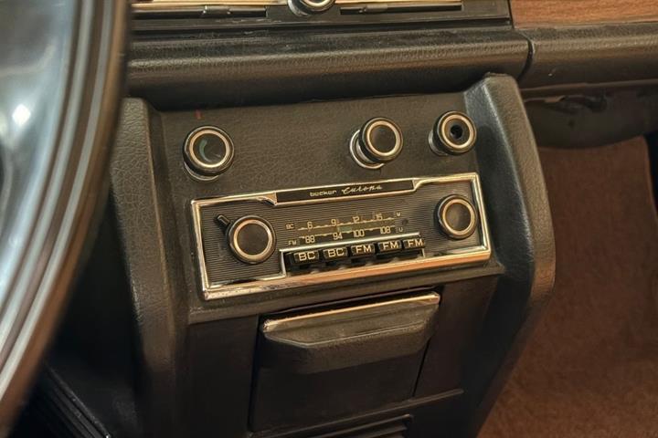 Brun Mercedes 250 CE fra 1971
