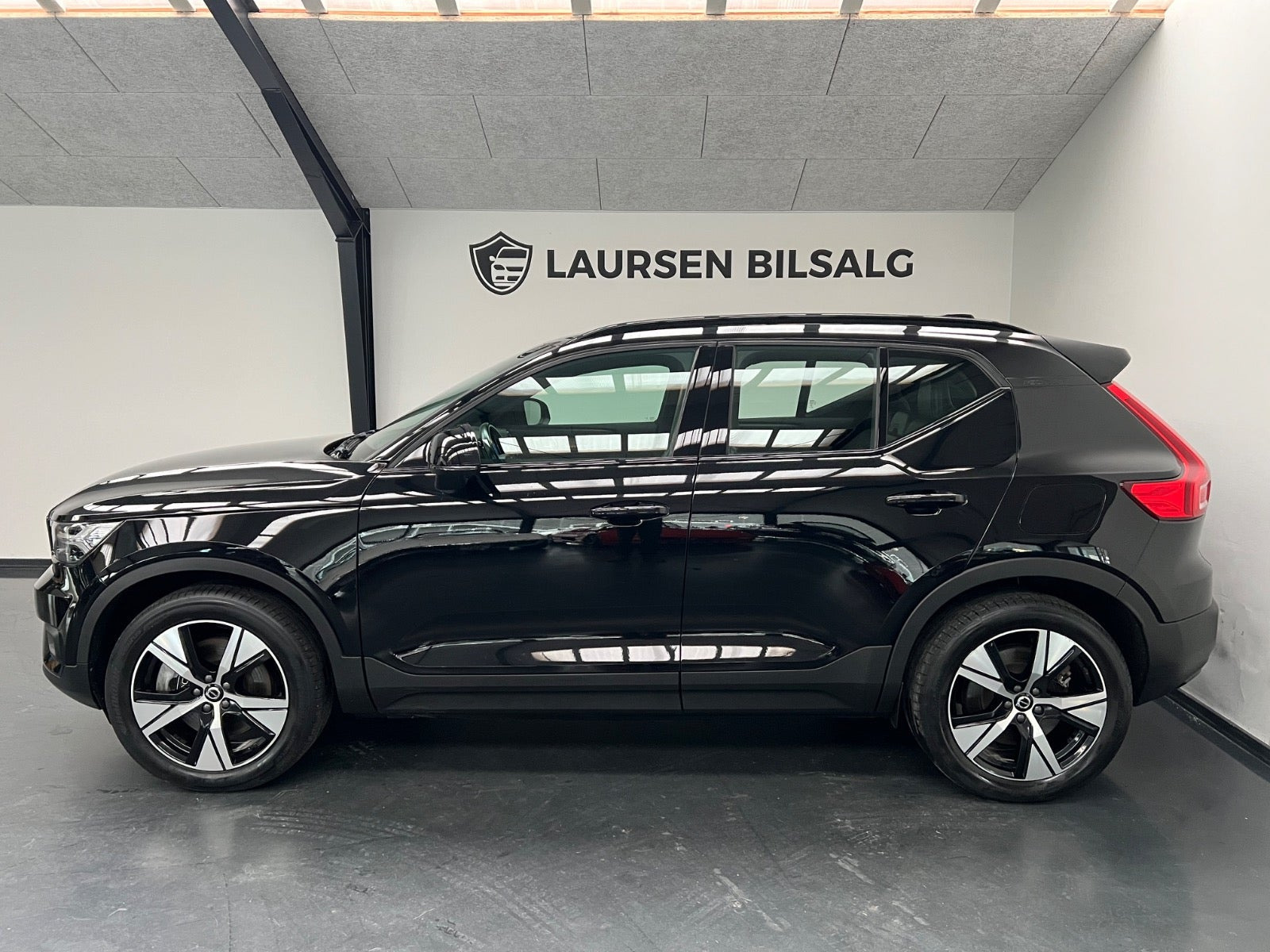 Sort Volvo XC40 fra 2021