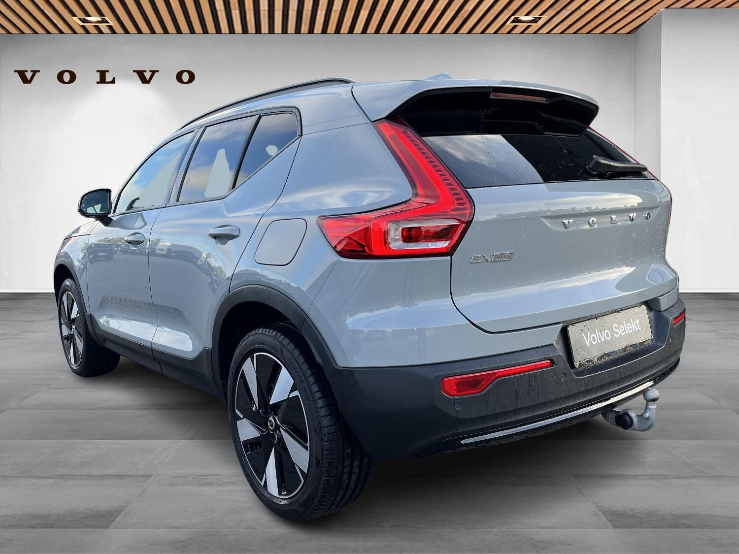 Grå Volvo EX40 fra 2025