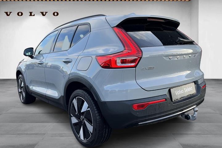Grå Volvo EX40 fra 2025