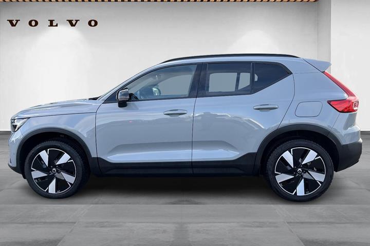 Grå Volvo EX40 fra 2025