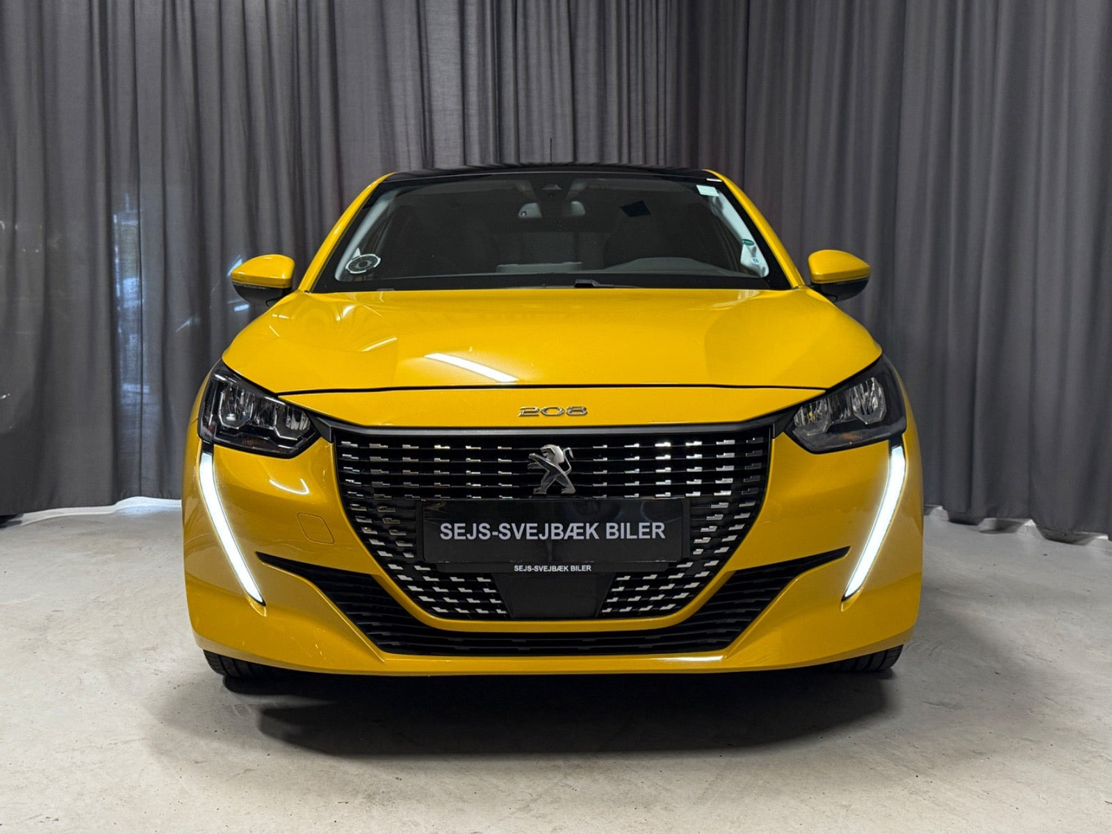 Gul Peugeot 208 fra 2021