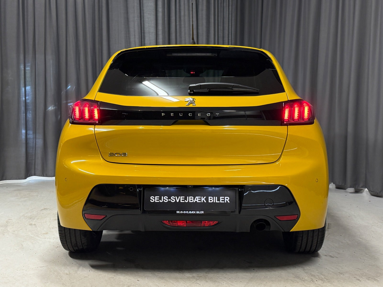 Gul Peugeot 208 fra 2021