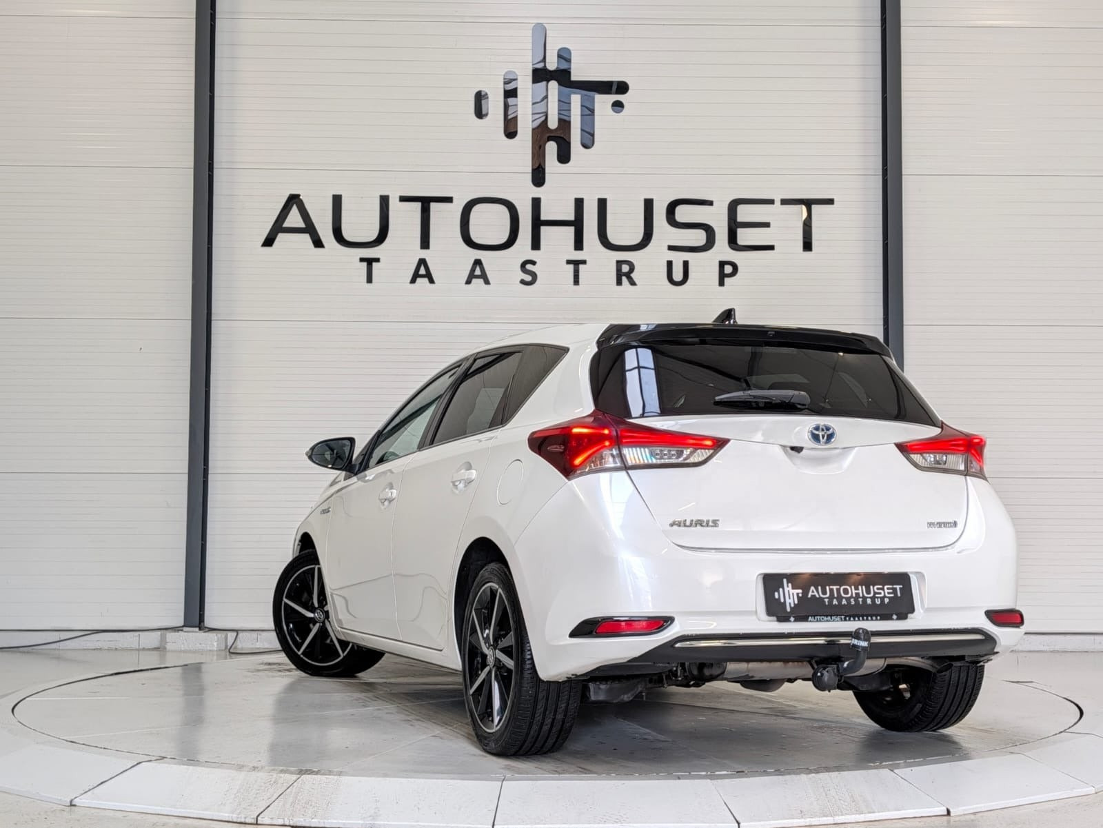 Hvid Toyota Auris fra 2017