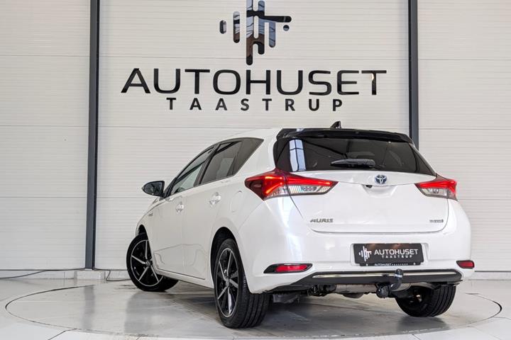 Hvid Toyota Auris fra 2017