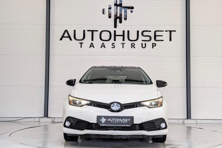 Hvid Toyota Auris fra 2017