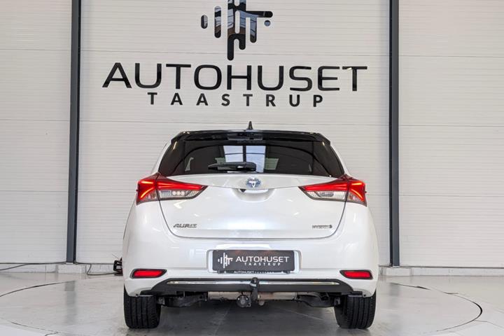 Hvid Toyota Auris fra 2017