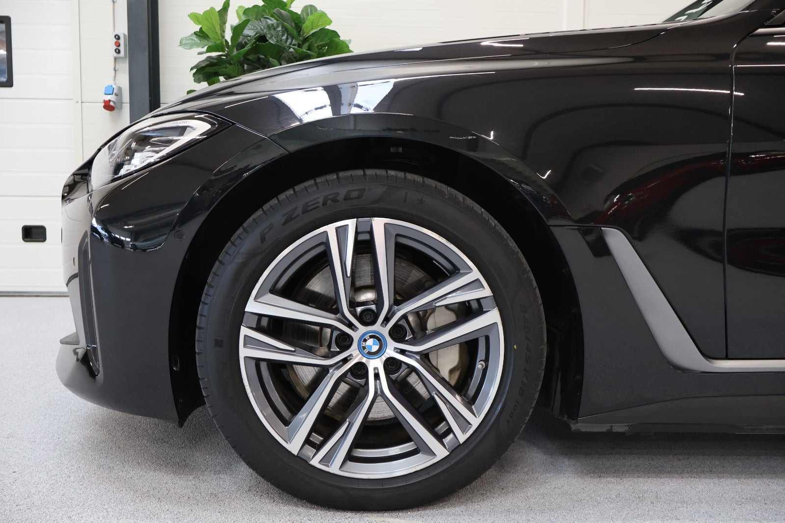 Sort BMW i4 fra 2022