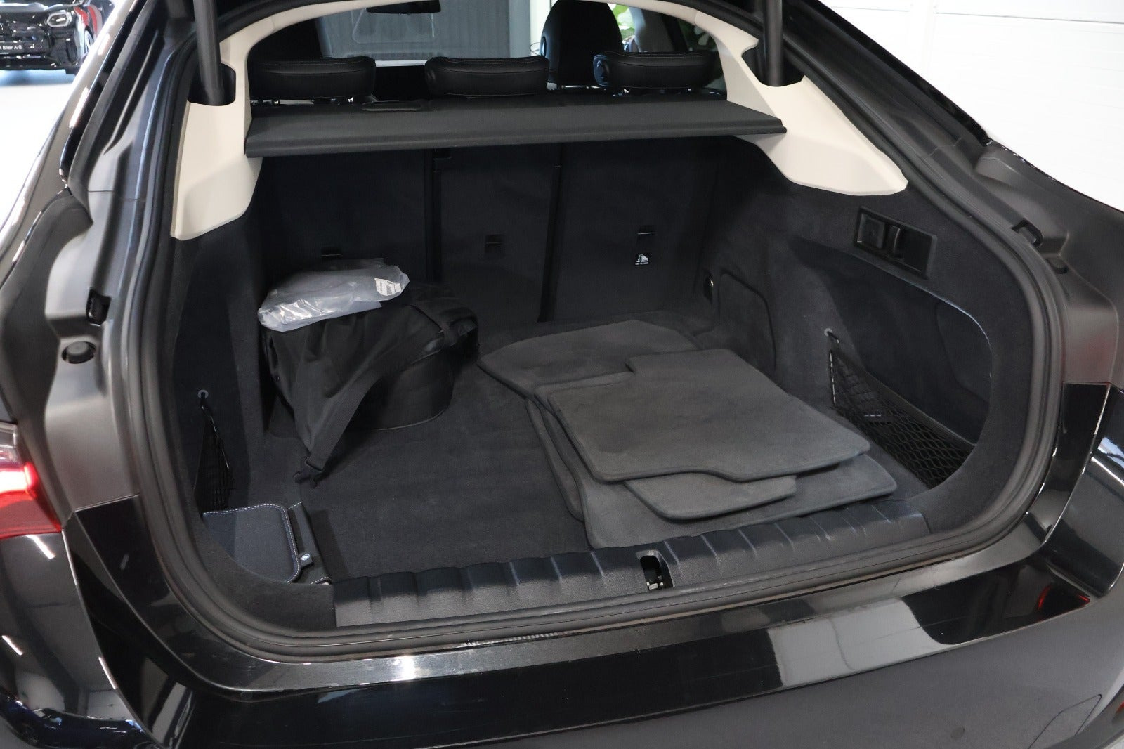Sort BMW i4 fra 2022