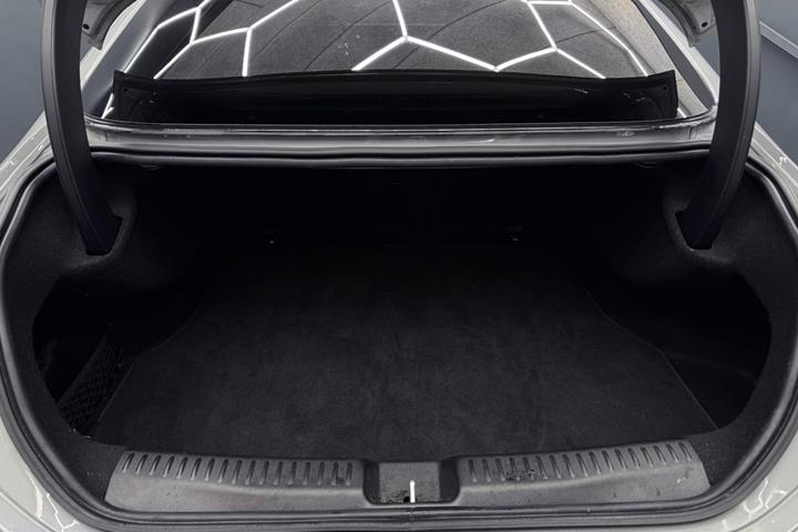 Grå Mercedes CLA250+ fra 2025