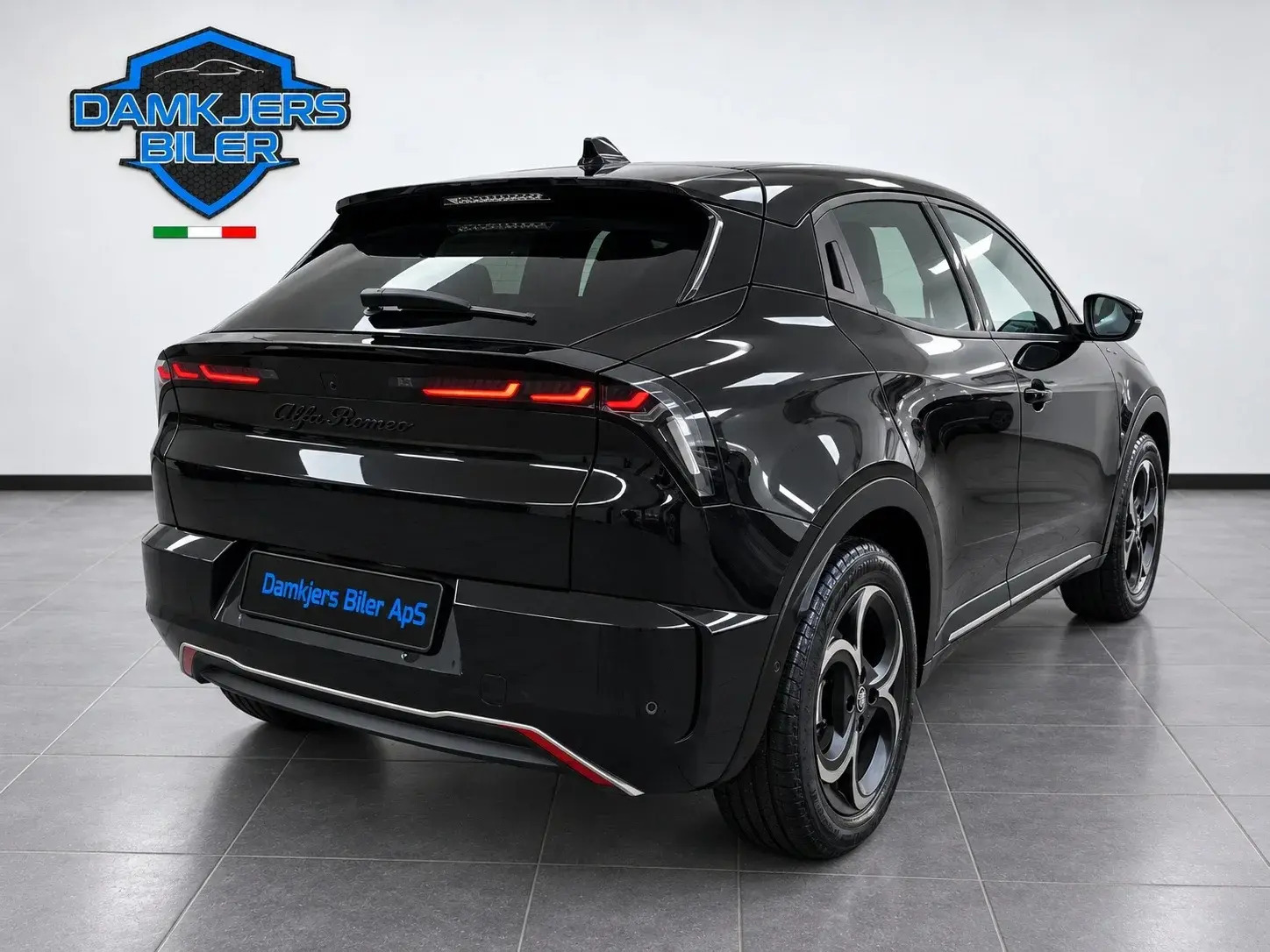 Sort Alfa Romeo Junior fra 2025