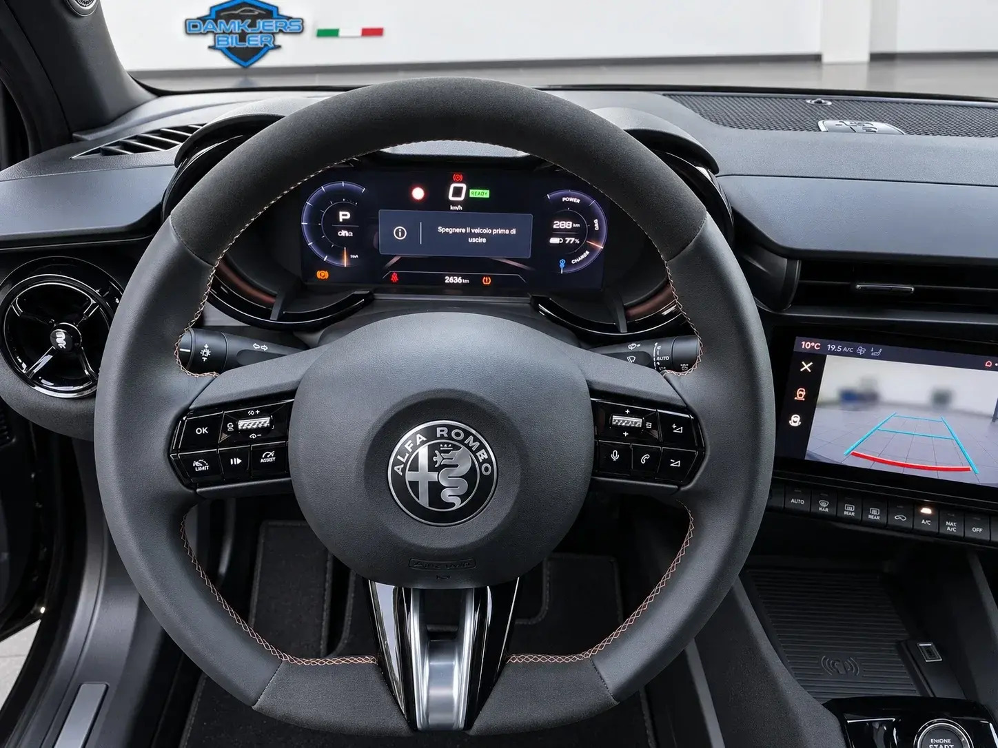 Sort Alfa Romeo Junior fra 2025
