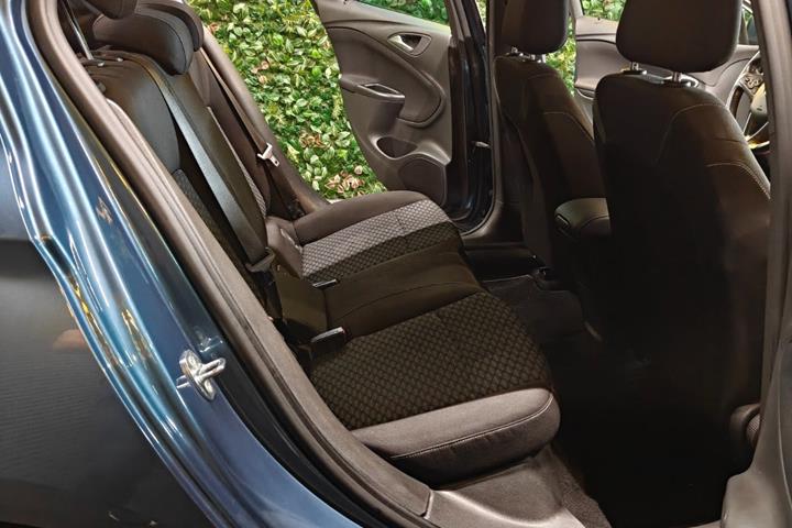 undefined Opel Astra fra 2016
