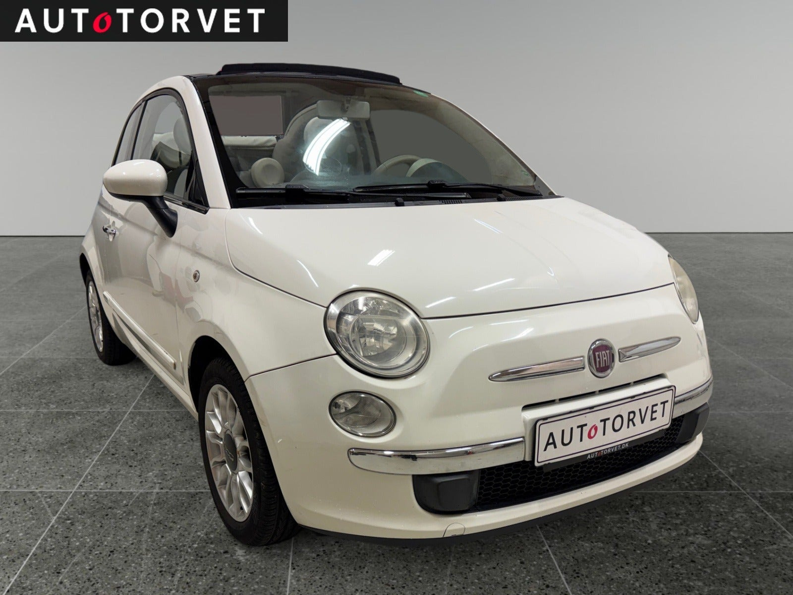 Hvid Fiat 500C fra 2011