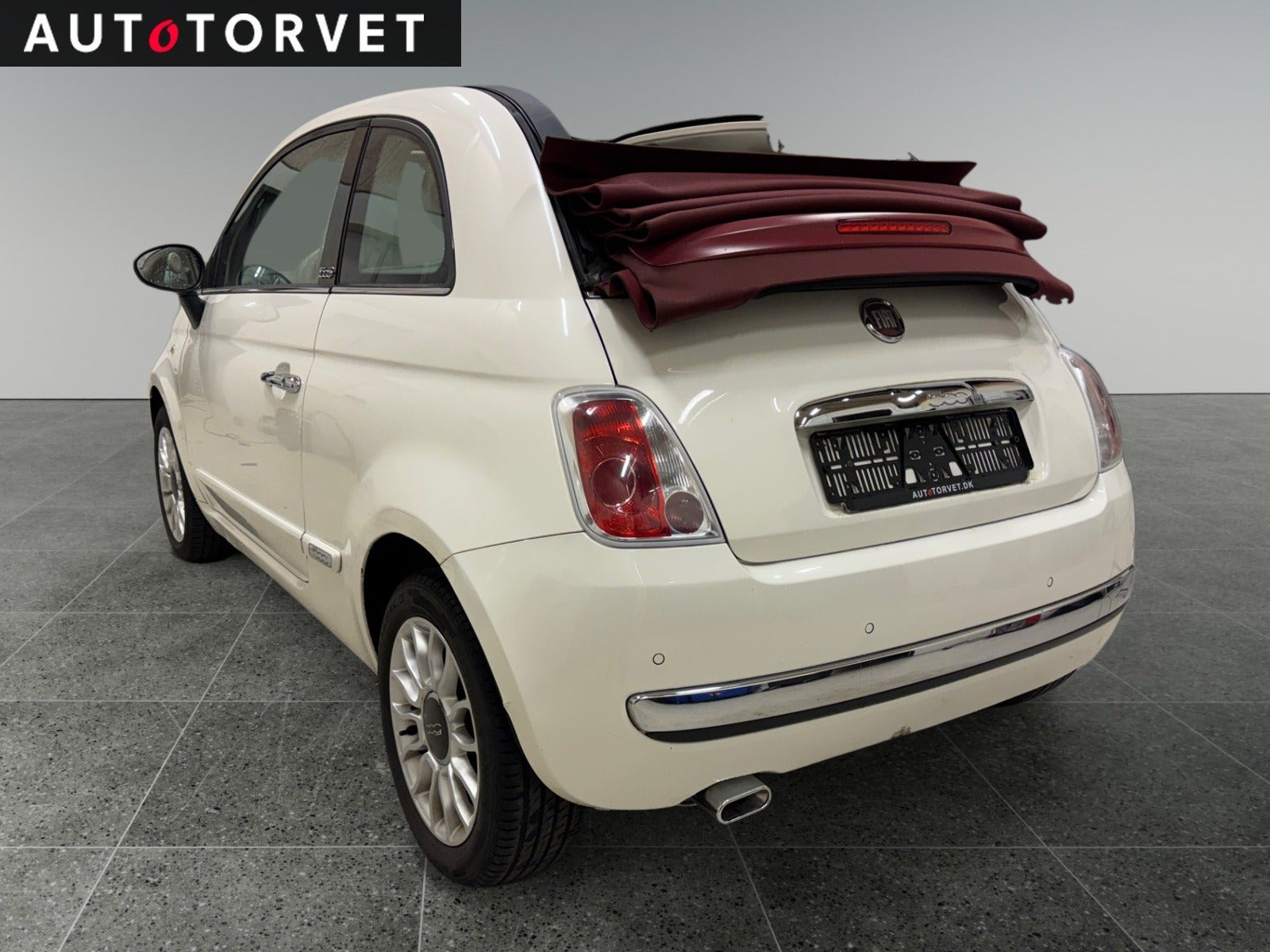 Hvid Fiat 500C fra 2011