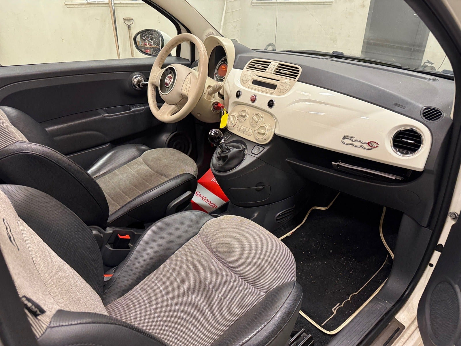 Hvid Fiat 500C fra 2011