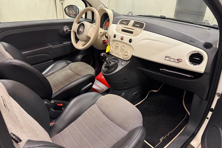 Hvid Fiat 500C fra 2011