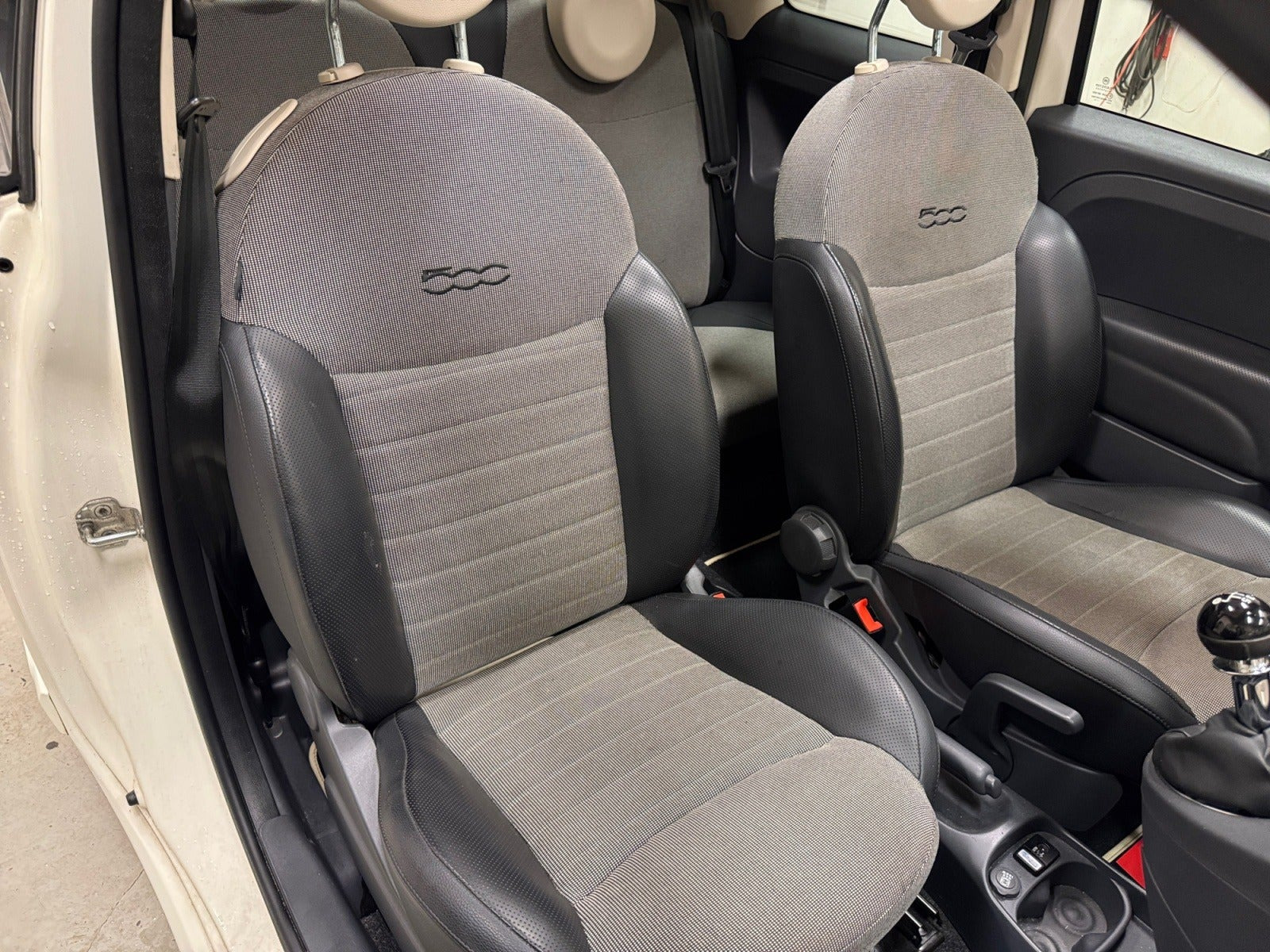 Hvid Fiat 500C fra 2011