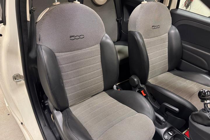 Hvid Fiat 500C fra 2011