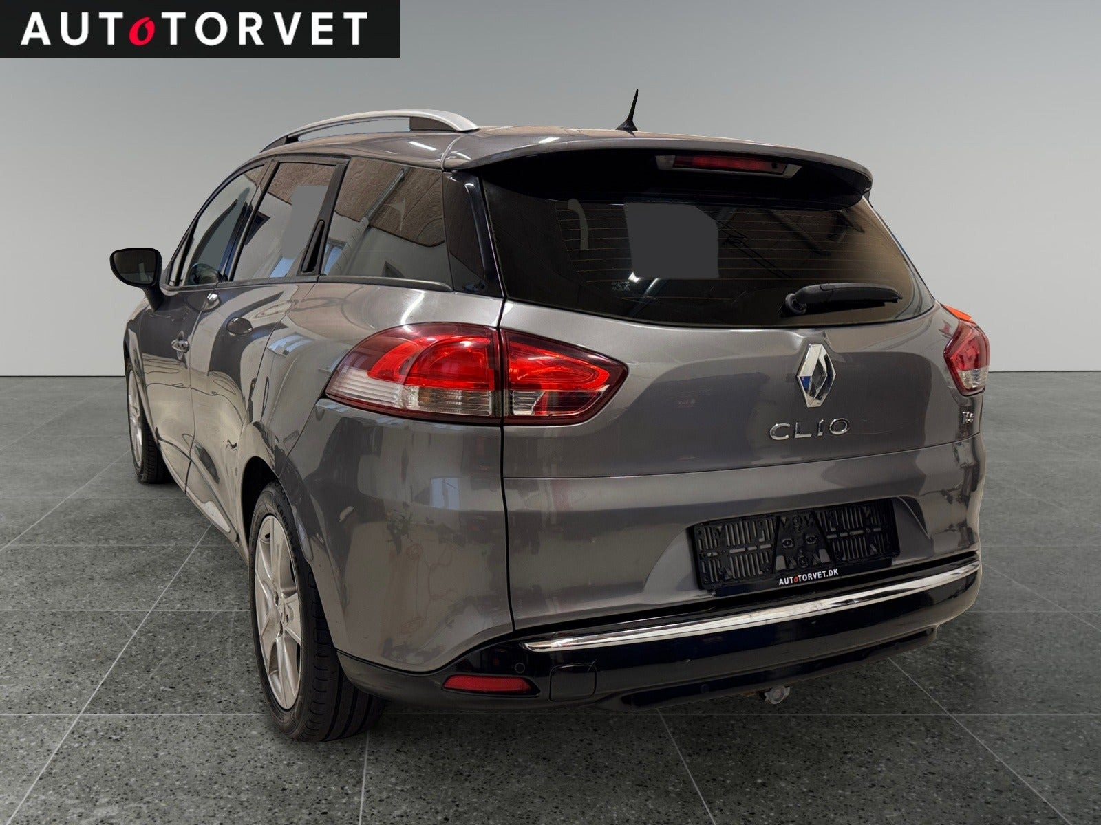 Grå Renault Clio IV fra 2014