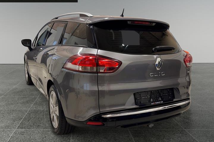 Grå Renault Clio IV fra 2014