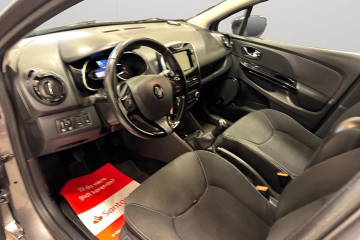 Grå Renault Clio IV fra 2014