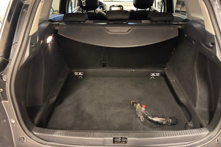 Grå Renault Clio IV fra 2014