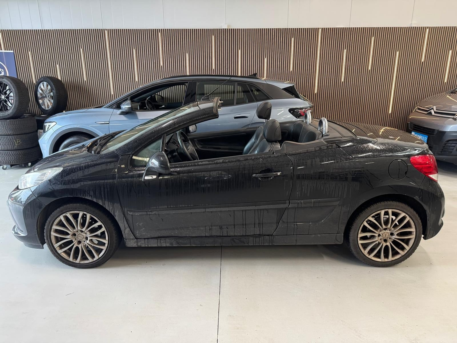 Sort Peugeot 207 fra 2007