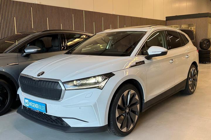 Hvid Skoda Enyaq fra 2021