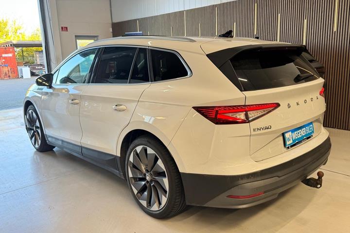 Hvid Skoda Enyaq fra 2021