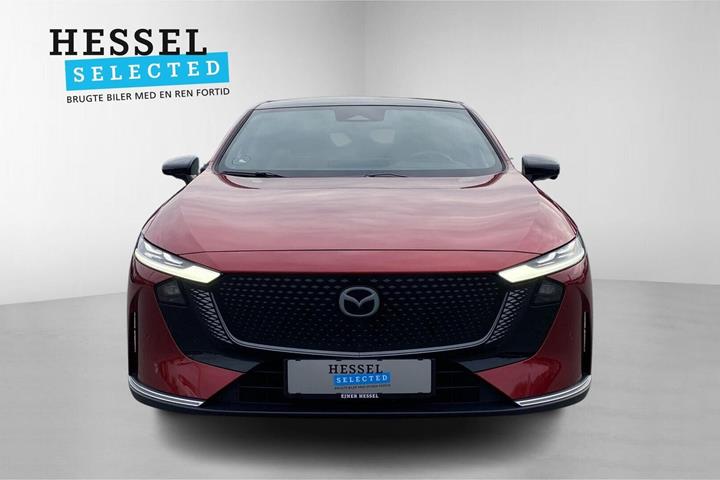 Rød Mazda 6e fra 2025
