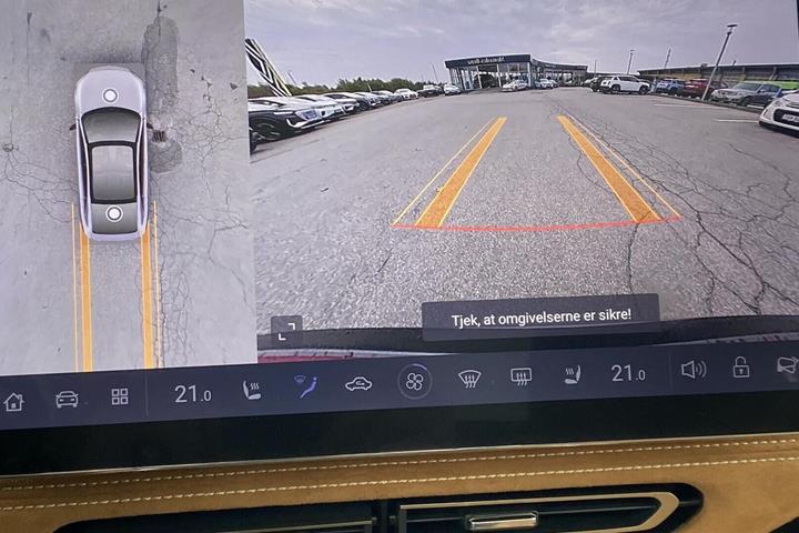 Rød Mazda 6e fra 2025