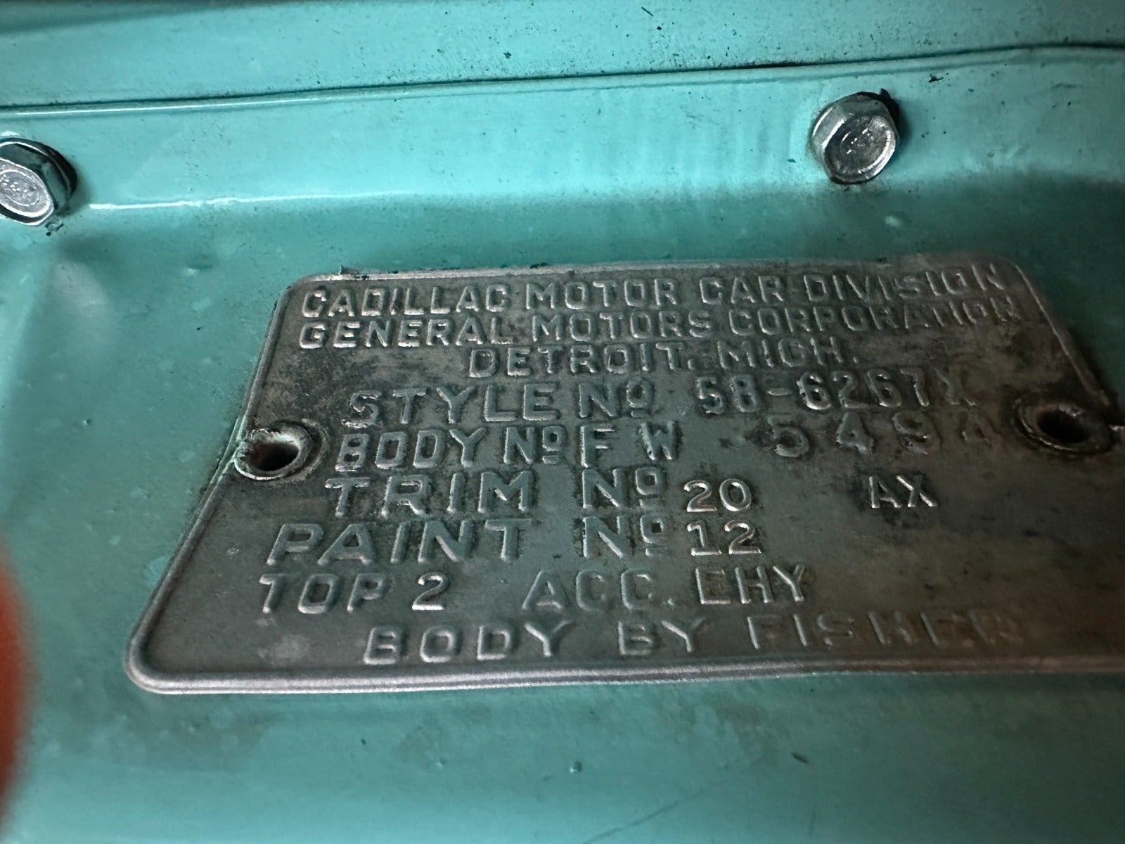 Blå Cadillac Coupé DeVille fra 1958