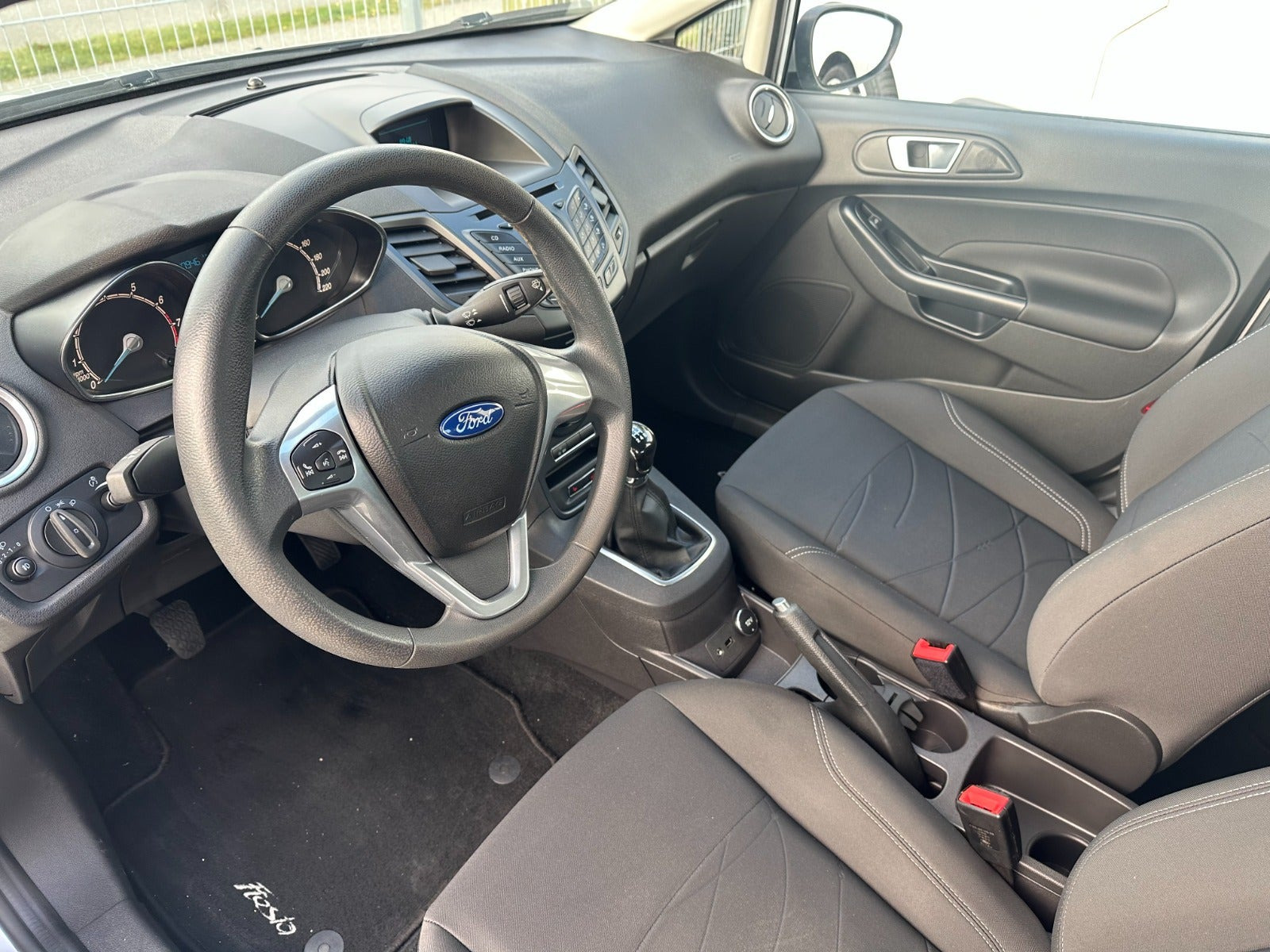 Sølv Ford Fiesta fra 2014