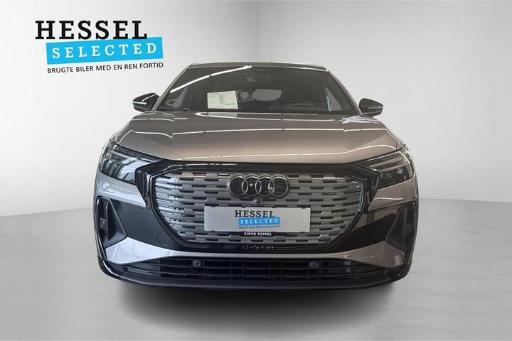 Grå Audi Q4 e-tron fra 2021