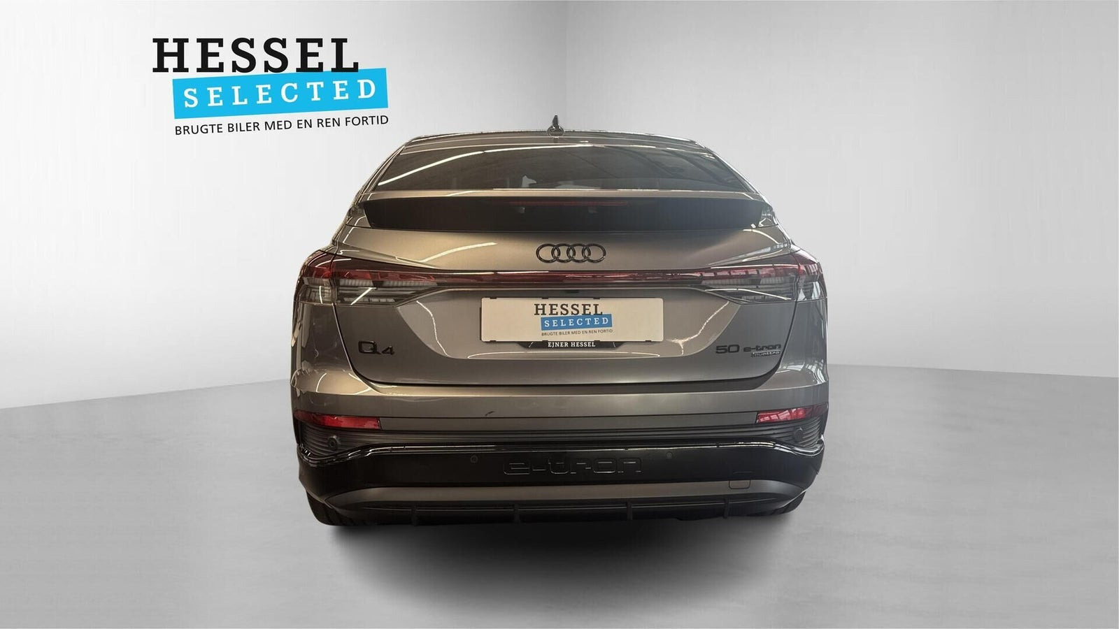 Grå Audi Q4 e-tron fra 2021