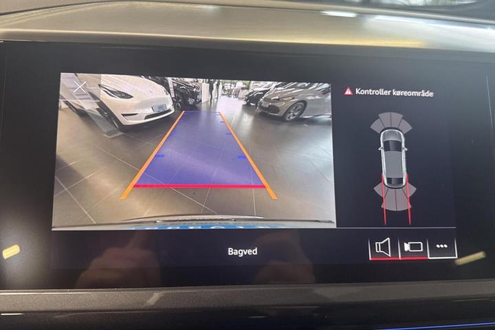 Grå Audi Q4 e-tron fra 2021