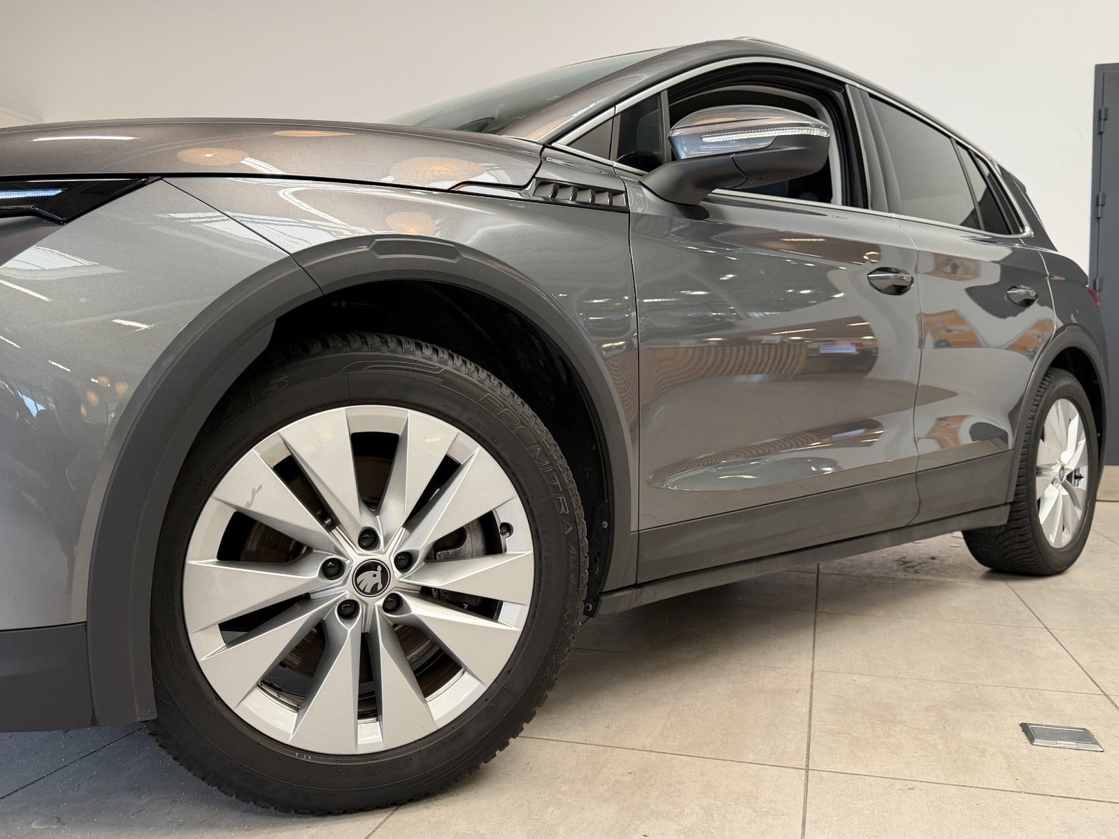 Grå Skoda Elroq fra 2026