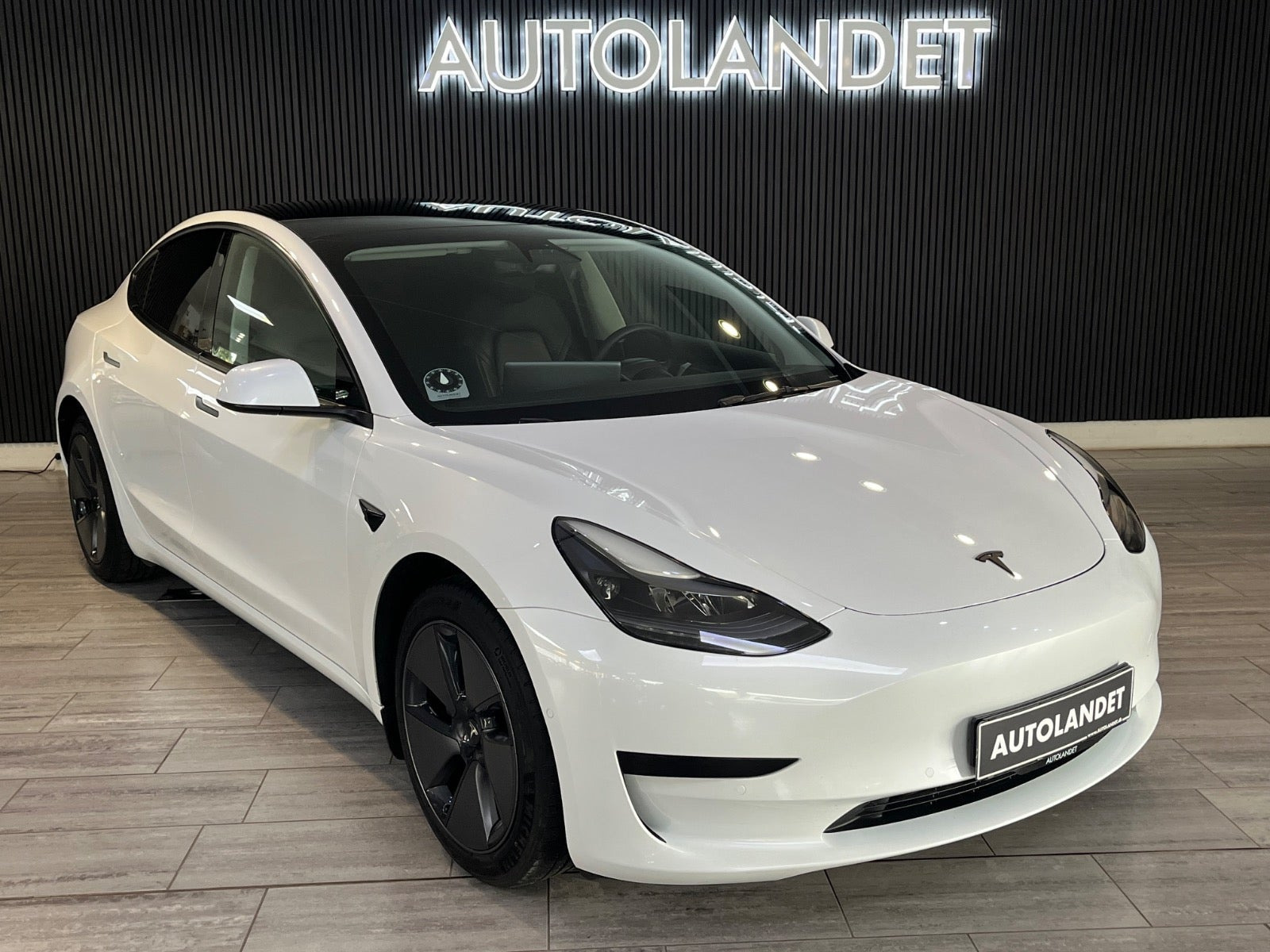 Tesla Model 3 Standard Range+ RWD