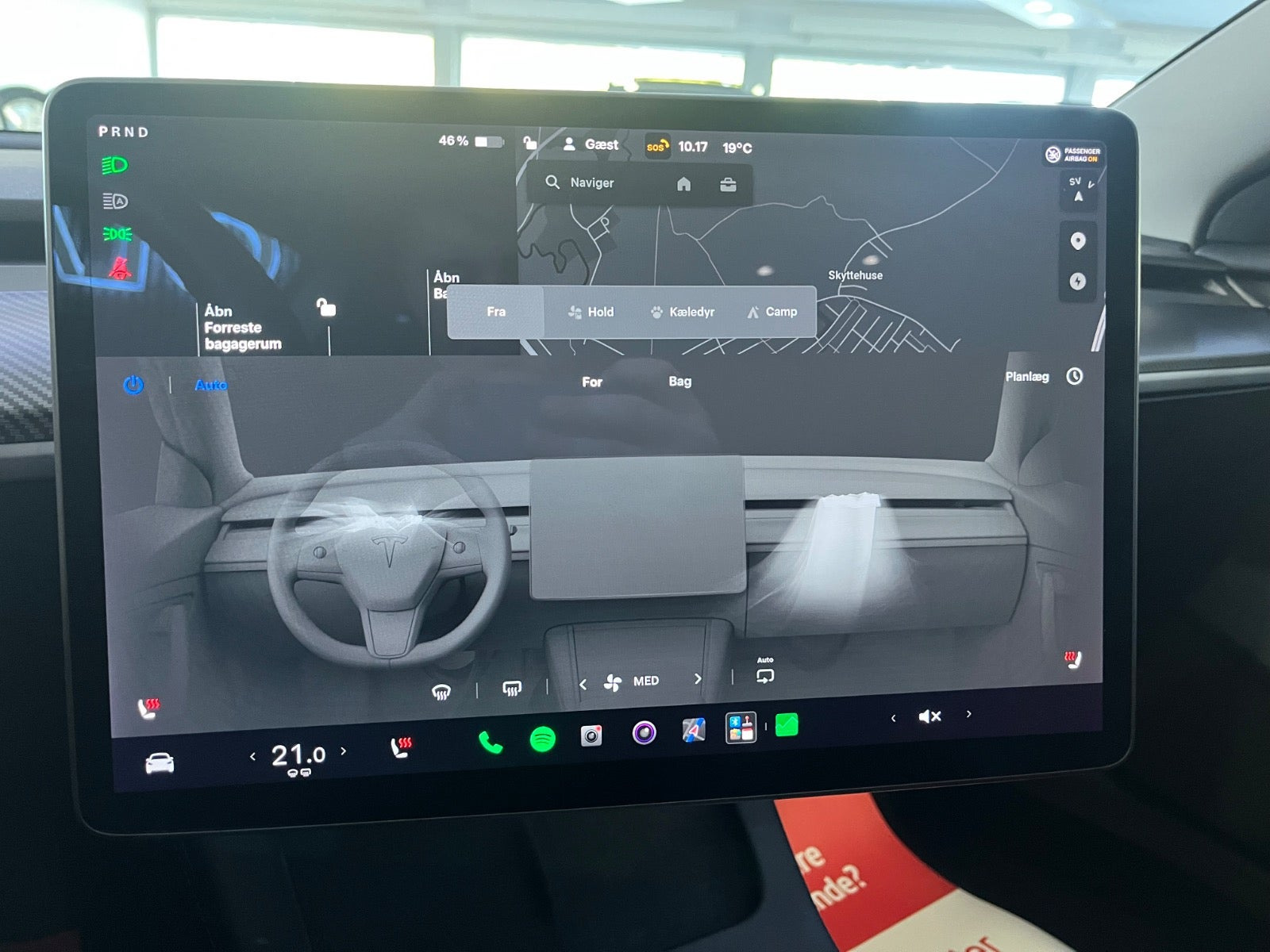 Hvid Tesla Model 3 fra 2021