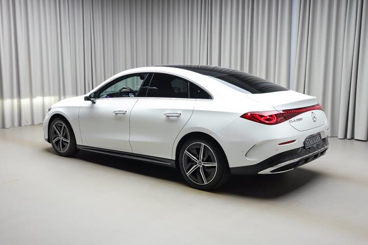 Hvid Mercedes CLA250+ fra 2025