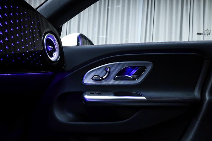 Hvid Mercedes CLA250+ fra 2025