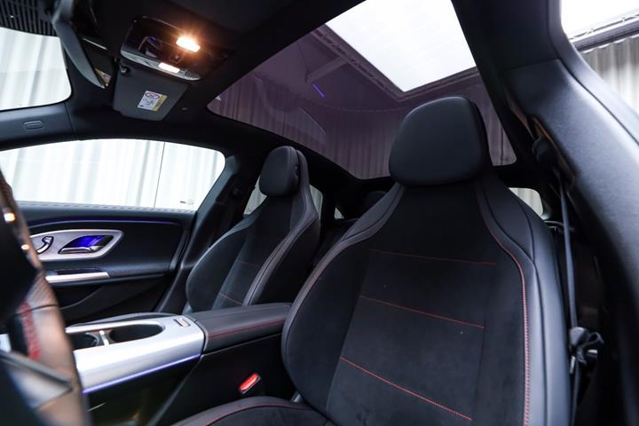 Hvid Mercedes CLA250+ fra 2025